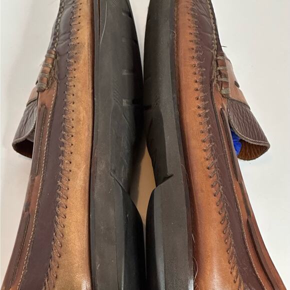 H.S. TRASK MENS 2 TONE BROWN LOAFER SIZE 11 N VIBRAM GUM LITE Black Rubber Soles - Picture 3 of 13